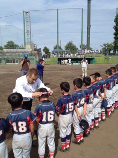 準優勝チームにはL高野からメダルを授与