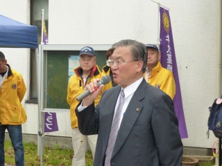 当クラブの会員でもあります池辺市長のあいさつで清掃活動開始です