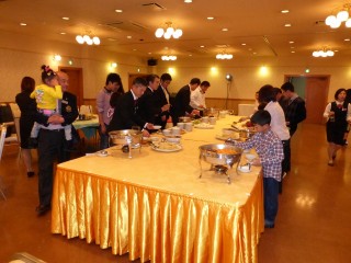 ビュッフェスタイルで美味しい四川中華料理を楽しみました。